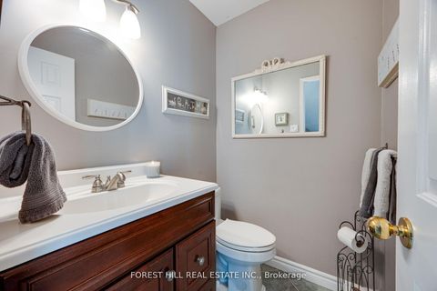 Photo 17 at 4 Milgate Place, Aurora Highlands, Aurora