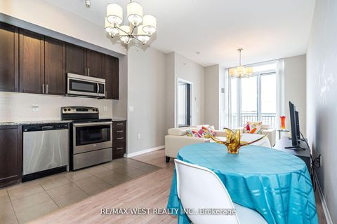 Photo 9 at 803 - 830 Lawrence Avenue, Glen Park, Toronto