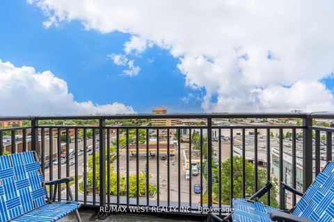 Photo 17 at 803 - 830 Lawrence Avenue, Glen Park, Toronto