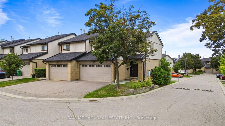 Photo 1 at 27 - 3500 South Millway, Erin Mills, Mississauga