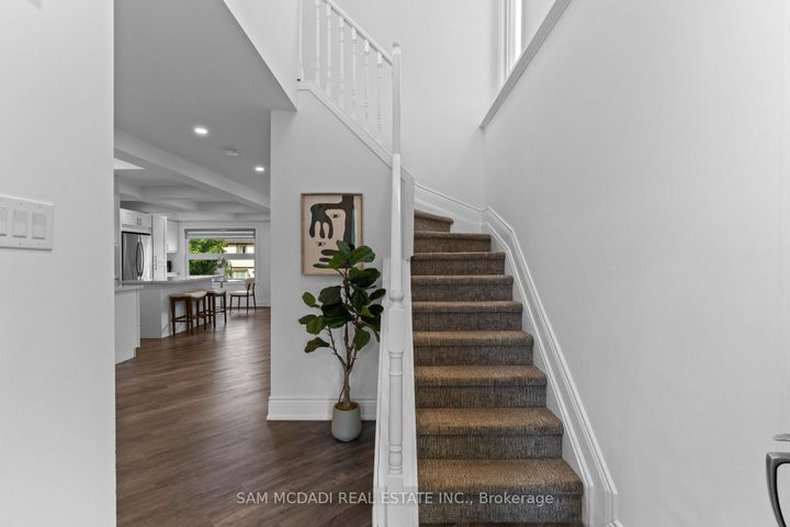 Photo 2 at 27 - 3500 South Millway, Erin Mills, Mississauga