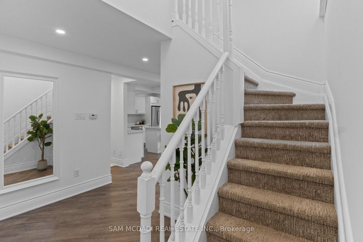 Photo 11 at 27 - 3500 South Millway, Erin Mills, Mississauga