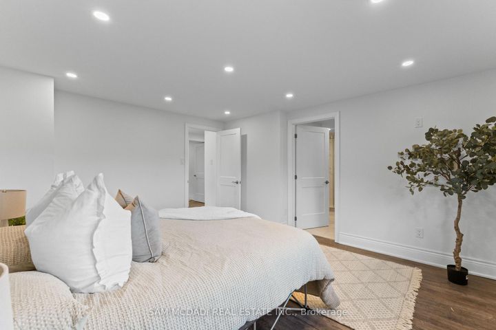 Photo 14 at 27 - 3500 South Millway, Erin Mills, Mississauga