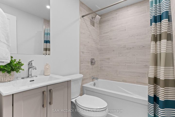 Photo 20 at 27 - 3500 South Millway, Erin Mills, Mississauga
