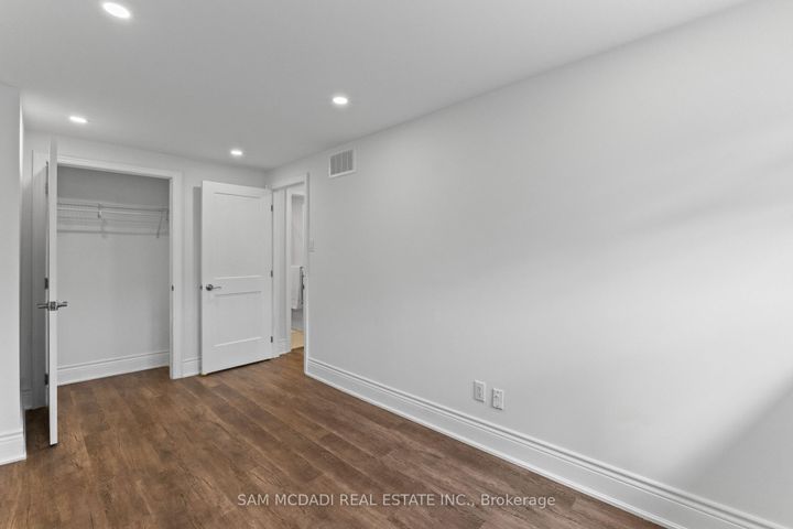 Photo 22 at 27 - 3500 South Millway, Erin Mills, Mississauga