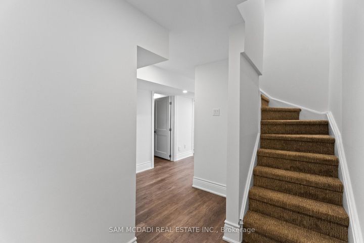 Photo 23 at 27 - 3500 South Millway, Erin Mills, Mississauga
