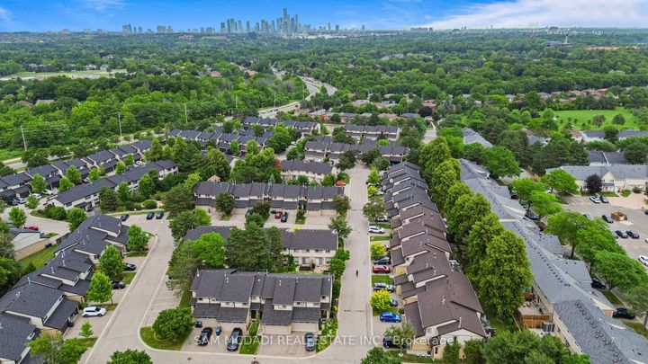 Photo 35 at 27 - 3500 South Millway, Erin Mills, Mississauga