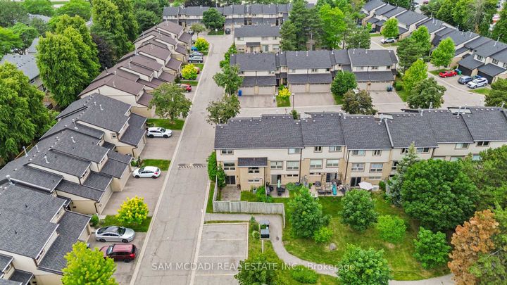 Photo 36 at 27 - 3500 South Millway, Erin Mills, Mississauga