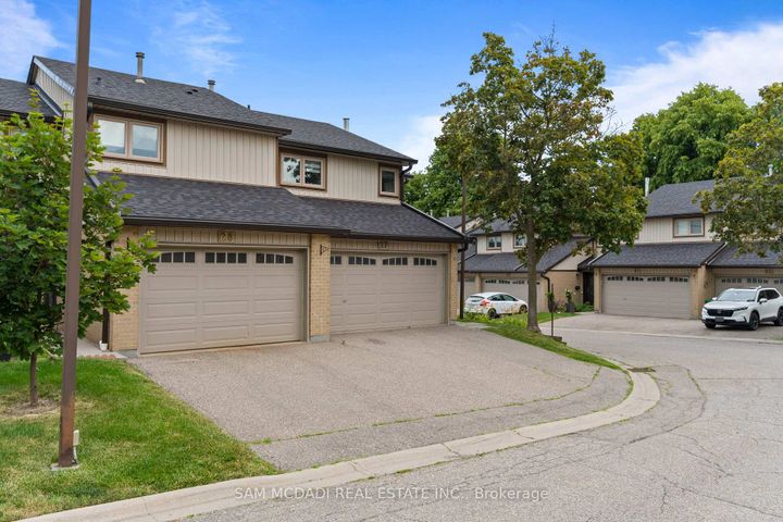 Photo 37 at 27 - 3500 South Millway, Erin Mills, Mississauga
