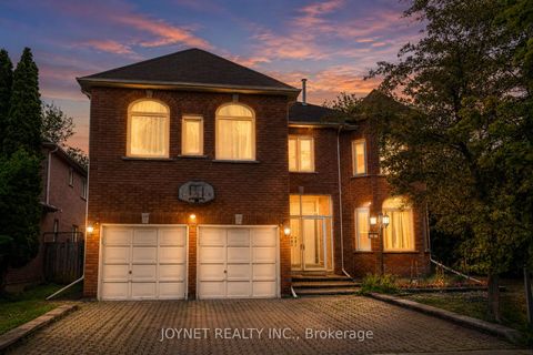 Photo 1 at 2 Woodriver Street, Devonsleigh, Richmond Hill