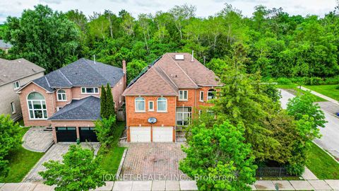 Photo 2 at 2 Woodriver Street, Devonsleigh, Richmond Hill