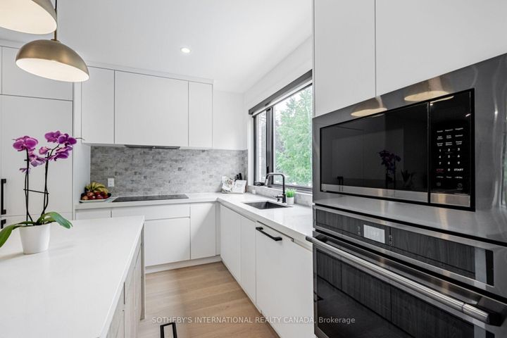 Photo 3 at 6 Twenty Fifth Street, Long Branch, Toronto