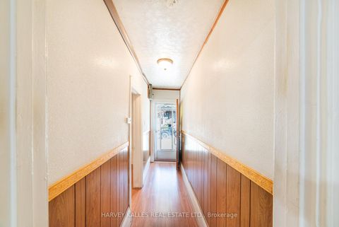 Photo 6 at 6 Crocker Avenue, Bellwoods, Toronto