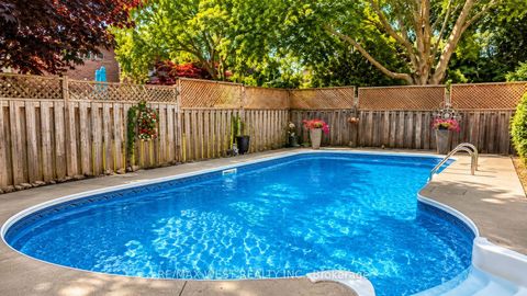 Photo 1 at 31 Mulholland Drive, Beverley Glen, Vaughan