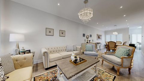 Photo 3 at 31 Mulholland Drive, Beverley Glen, Vaughan