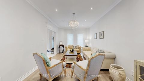 Photo 6 at 31 Mulholland Drive, Beverley Glen, Vaughan