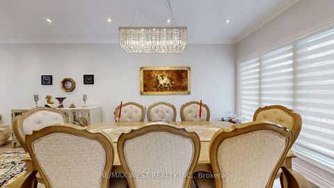 Photo 7 at 31 Mulholland Drive, Beverley Glen, Vaughan