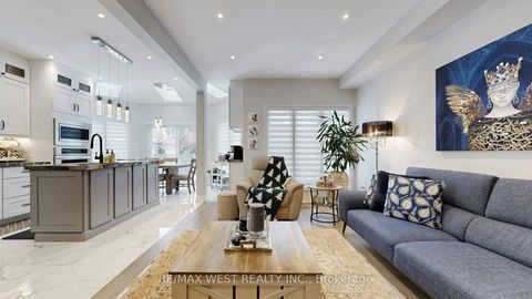 Photo 12 at 31 Mulholland Drive, Beverley Glen, Vaughan