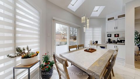 Photo 13 at 31 Mulholland Drive, Beverley Glen, Vaughan