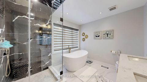 Photo 31 at 31 Mulholland Drive, Beverley Glen, Vaughan