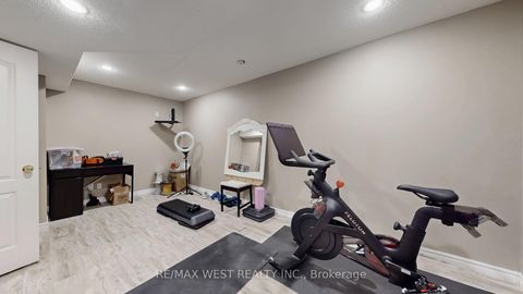 Photo 46 at 31 Mulholland Drive, Beverley Glen, Vaughan