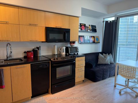 Photo 2 at 1809 - 126 Simcoe Street, Waterfront Communities C1, Toronto