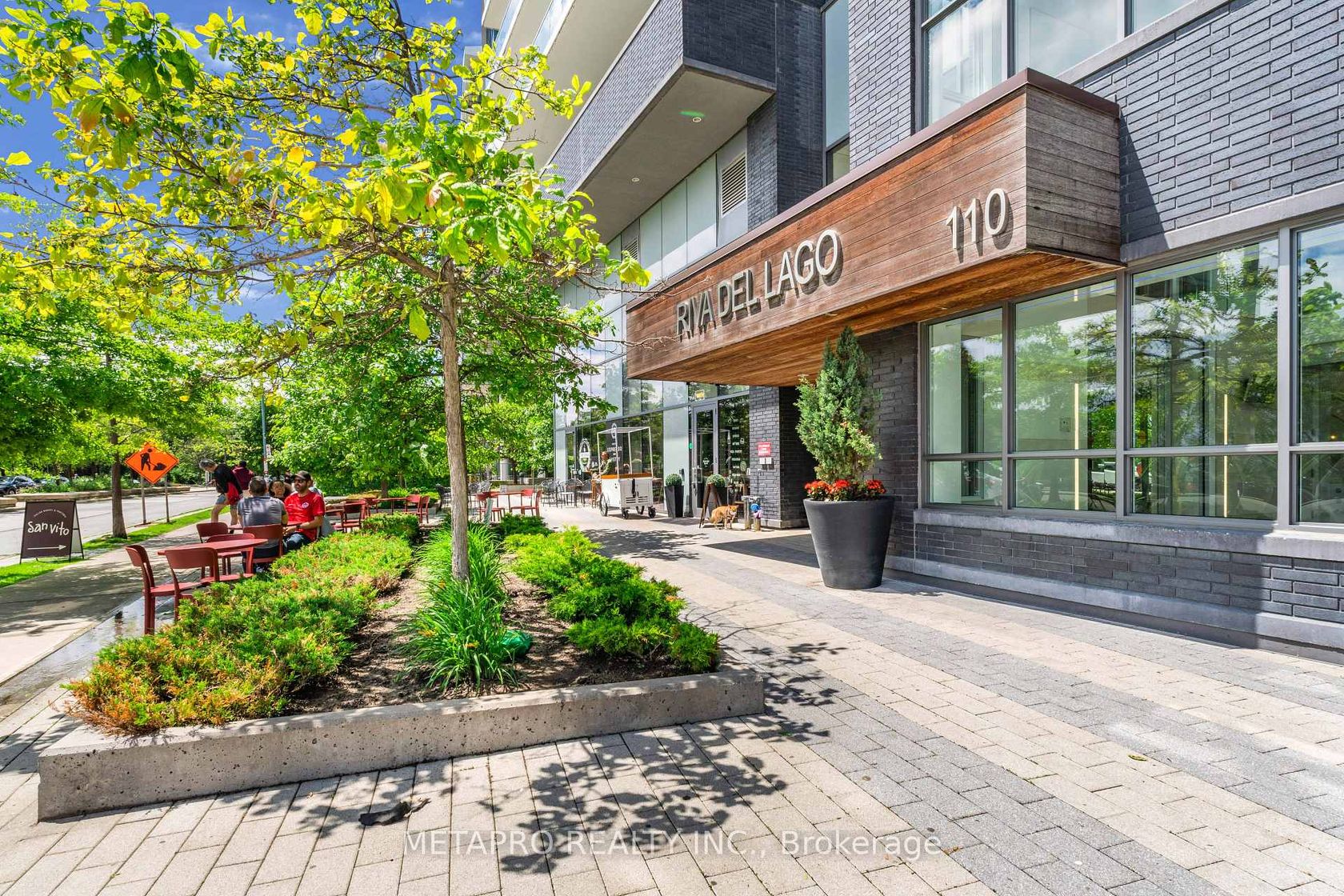 809 - 110 Marine Parade Drive, Mimico, Toronto photo number 2
