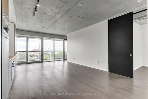 Photo 7 at 820 - 170 Bayview Avenue, Moss Park, Toronto
