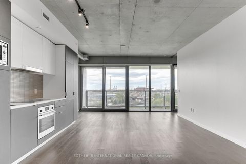 Photo 11 at 820 - 170 Bayview Avenue, Moss Park, Toronto
