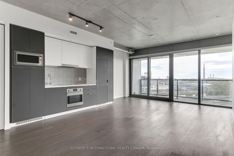 Photo 12 at 820 - 170 Bayview Avenue, Moss Park, Toronto