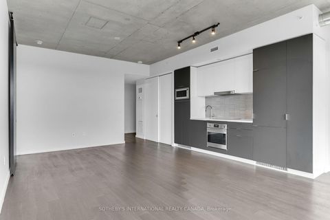 Photo 13 at 820 - 170 Bayview Avenue, Moss Park, Toronto