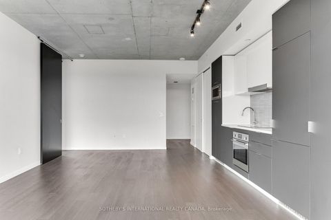 Photo 14 at 820 - 170 Bayview Avenue, Moss Park, Toronto