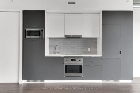 Photo 15 at 820 - 170 Bayview Avenue, Moss Park, Toronto