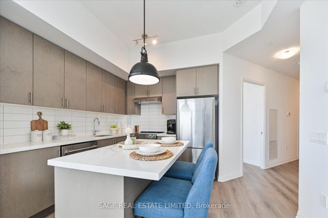 Photo 8 at 2518 - 9000 Jane Street, Concord, Vaughan