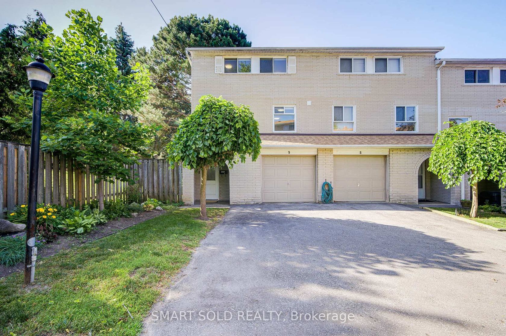 9 - 81 Rameau Drive, Hillcrest Village, Toronto photo number 2
