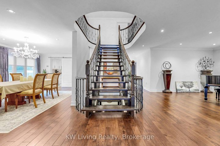 Photo 3 at 5167 Frybrook Court, Central Erin Mills, Mississauga