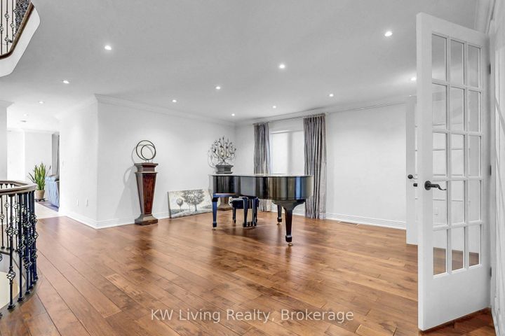 Photo 4 at 5167 Frybrook Court, Central Erin Mills, Mississauga