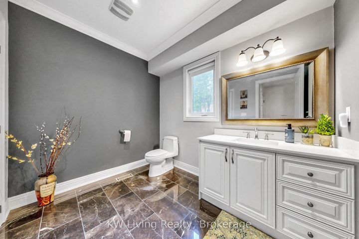 Photo 7 at 5167 Frybrook Court, Central Erin Mills, Mississauga