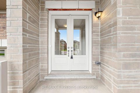 Photo 4 at 60 Bud Leggett Crescent, Keswick South, Georgina