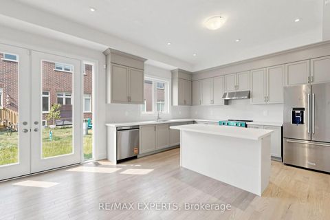 Photo 12 at 60 Bud Leggett Crescent, Keswick South, Georgina