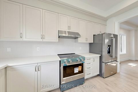 Photo 14 at 60 Bud Leggett Crescent, Keswick South, Georgina