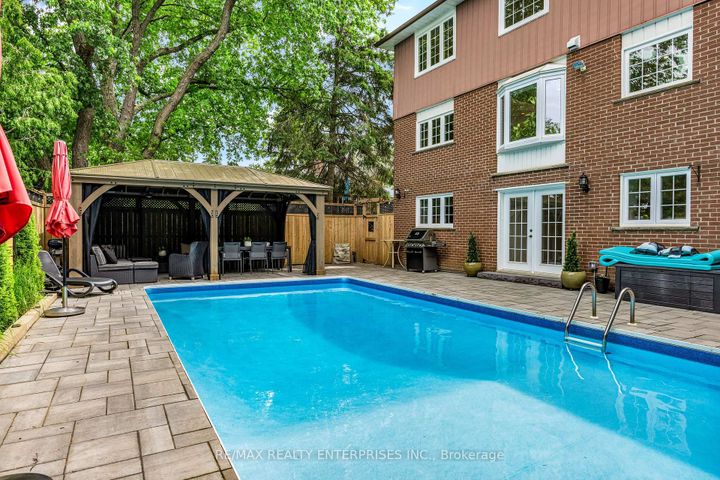 Photo 5 at 1441 Petrie Way, Clarkson, Mississauga