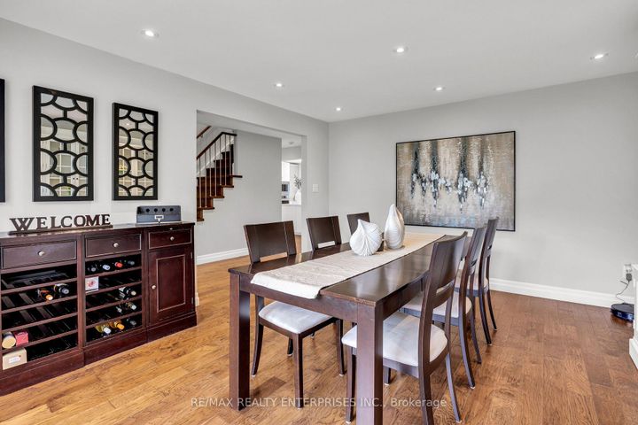 Photo 9 at 1441 Petrie Way, Clarkson, Mississauga