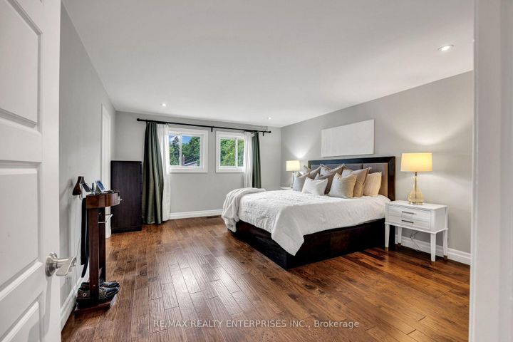Photo 17 at 1441 Petrie Way, Clarkson, Mississauga