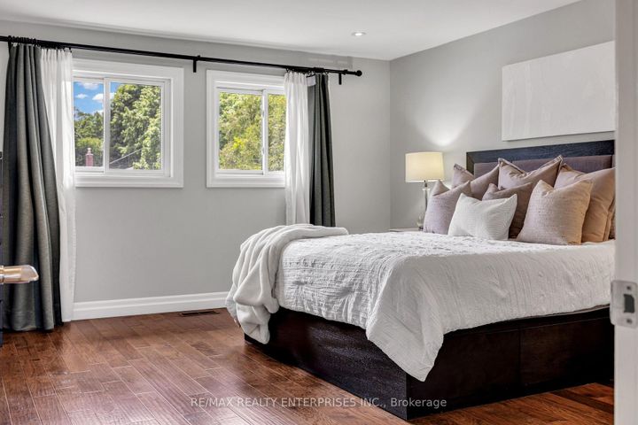 Photo 18 at 1441 Petrie Way, Clarkson, Mississauga
