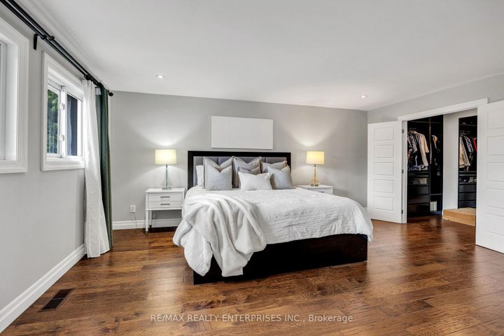 Photo 19 at 1441 Petrie Way, Clarkson, Mississauga