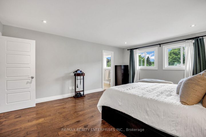 Photo 21 at 1441 Petrie Way, Clarkson, Mississauga
