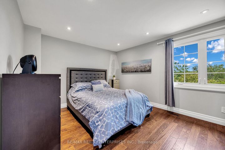Photo 24 at 1441 Petrie Way, Clarkson, Mississauga