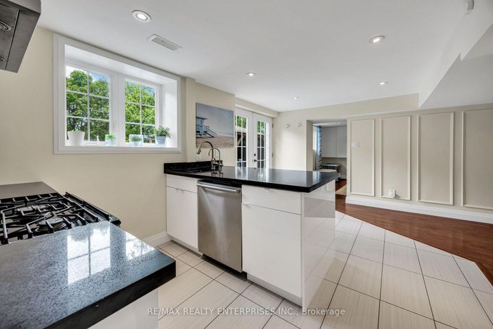 Photo 38 at 1441 Petrie Way, Clarkson, Mississauga