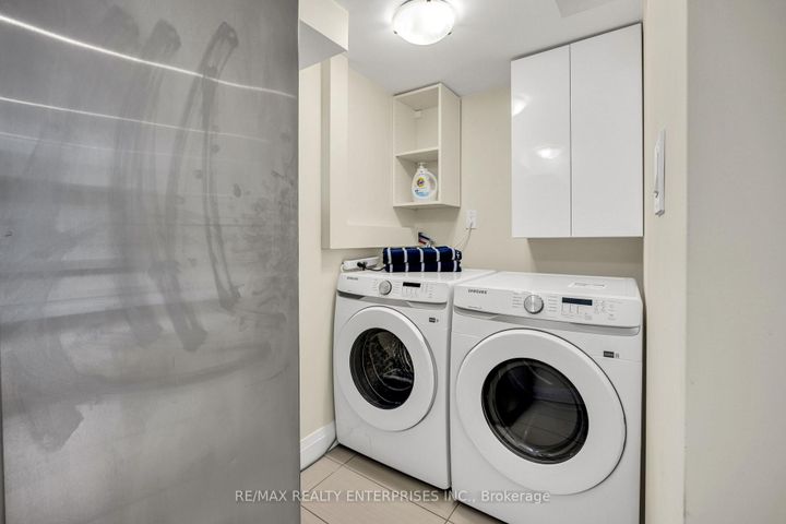 Photo 39 at 1441 Petrie Way, Clarkson, Mississauga